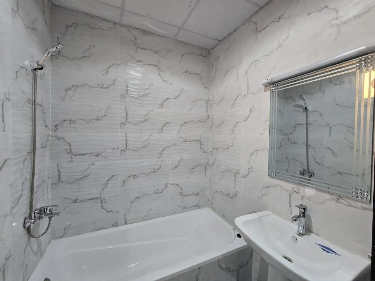 Fully Furnished Studio On Ground Floor Abu Zabi Apartament